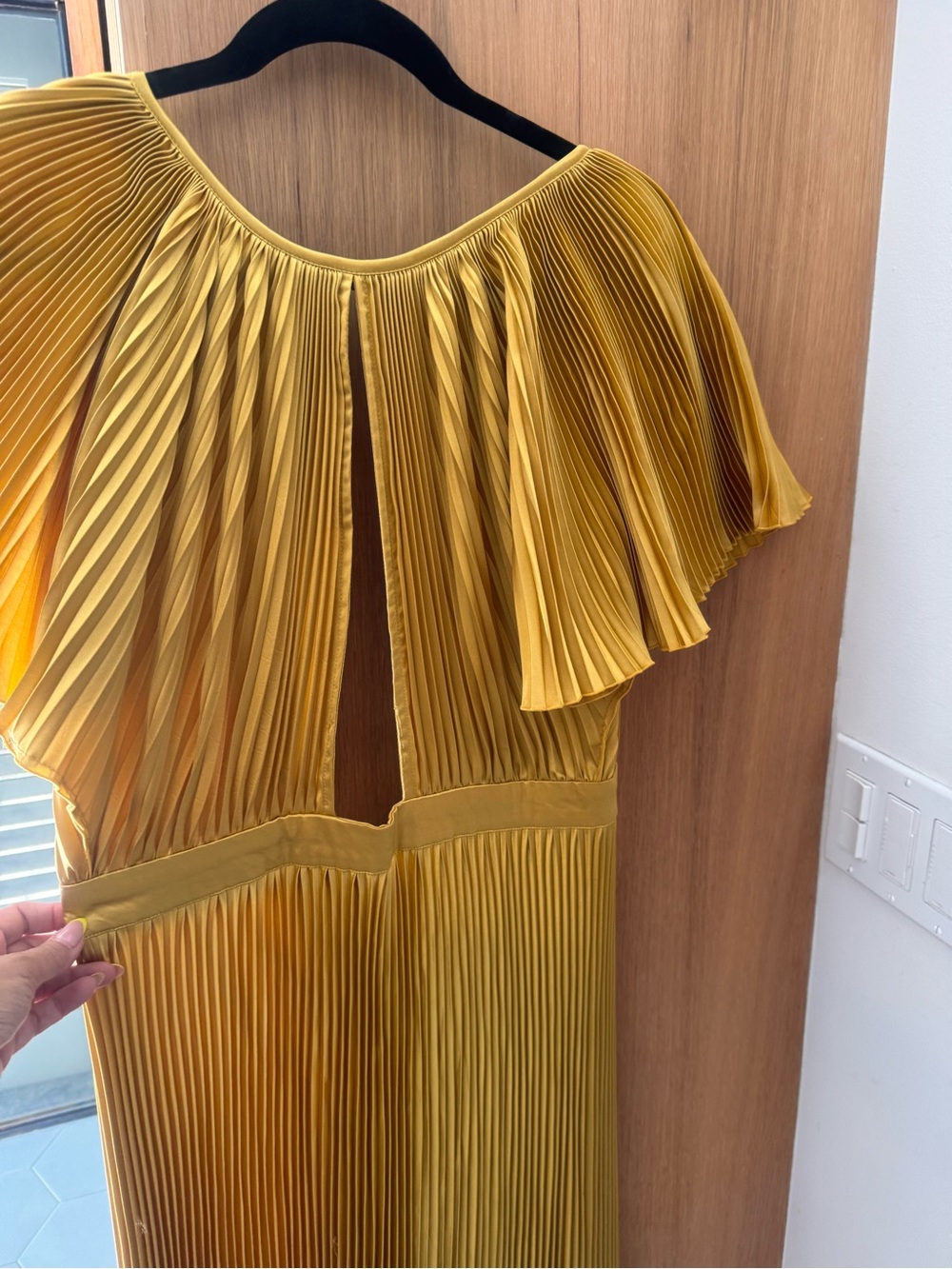 Gold Pleated Maxi Dress with Flutter Sleeves - Picture 6 of 8
